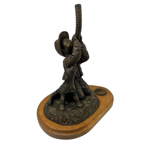 Vintage Bradford Williams Resin Sculpture RMEF Rare Sculpture Boy & Dog Howling - Picture 1 of 7